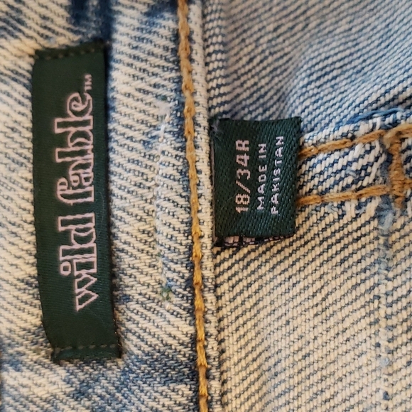 Wild Fable Highest Rise Light Acid Wash Folded Hem Jean Shorts Size 18 - Picture 6 of 10